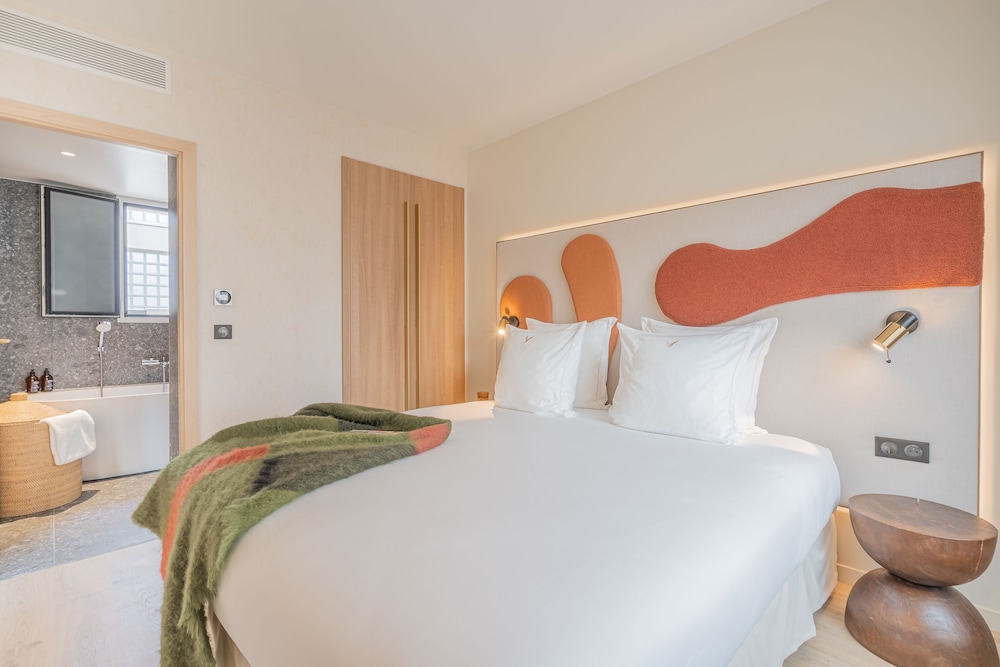 yuna porte maillot aparthotel