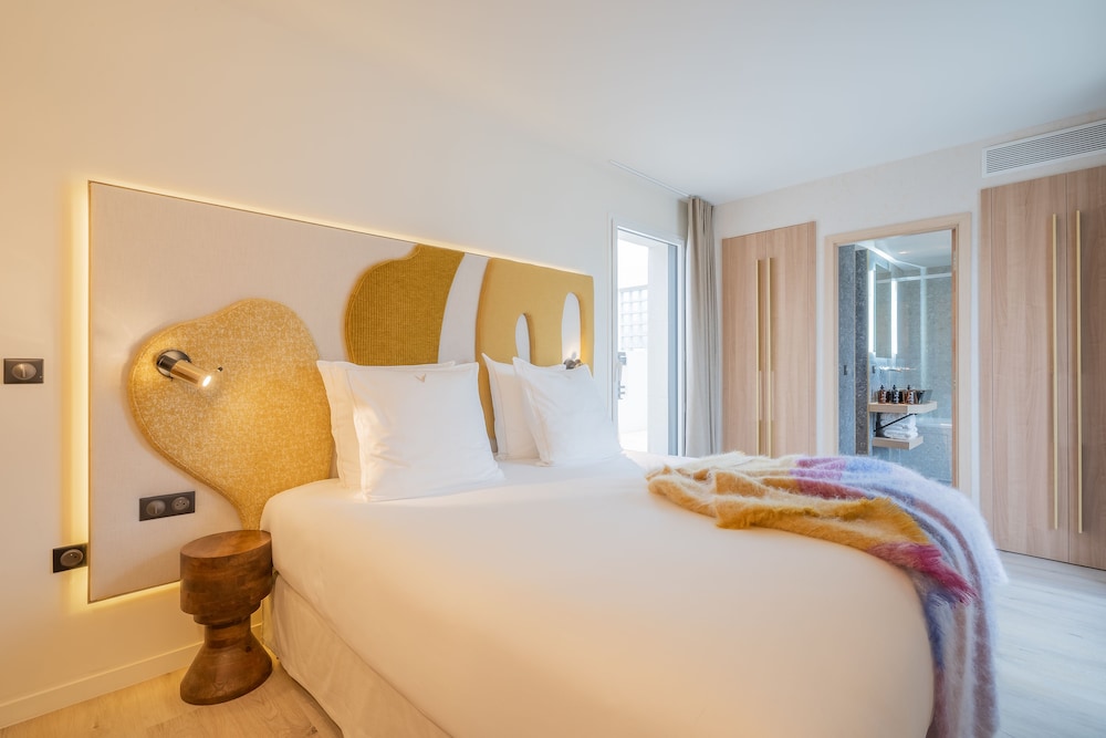 yuna porte maillot aparthotel