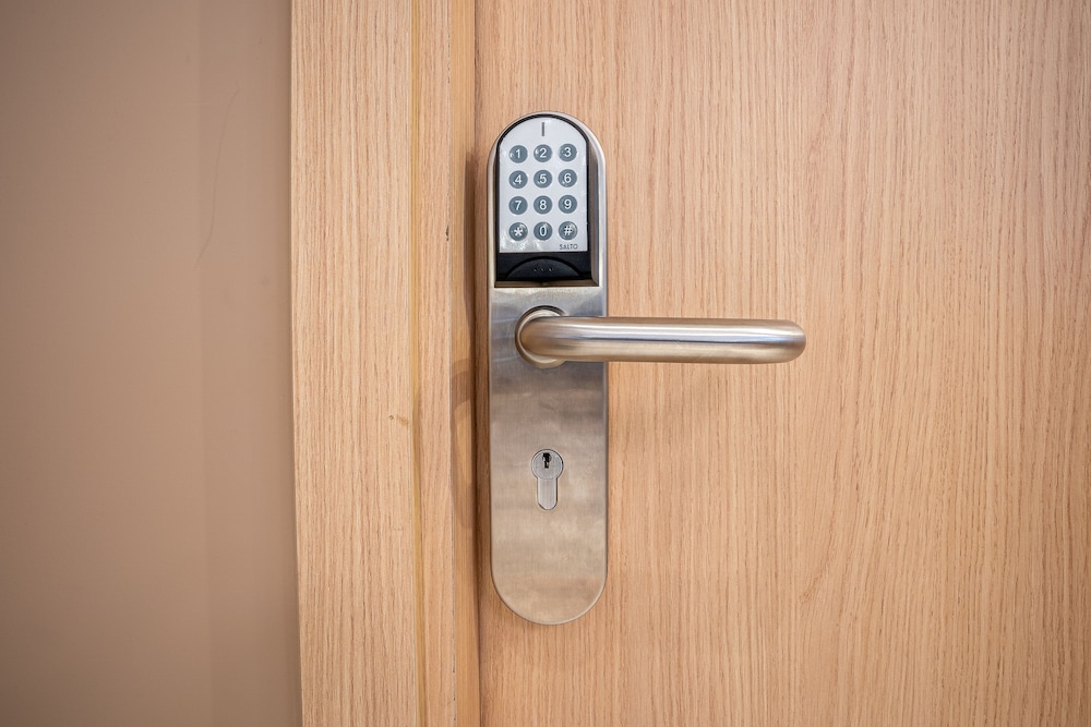 yuna porte maillot aparthotel