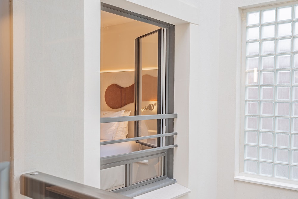 yuna porte maillot aparthotel