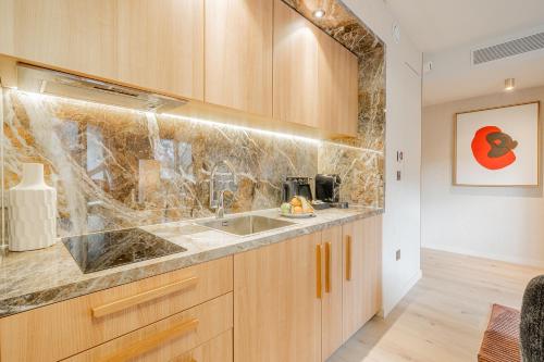 yuna porte maillot aparthotel
