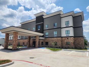 holiday inn express and suites dayton highway 90