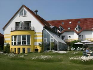 Inselhotel Kleiner Bodden,,3 star