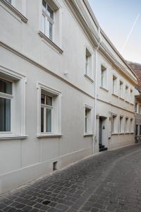 Richter Residence,,2 star