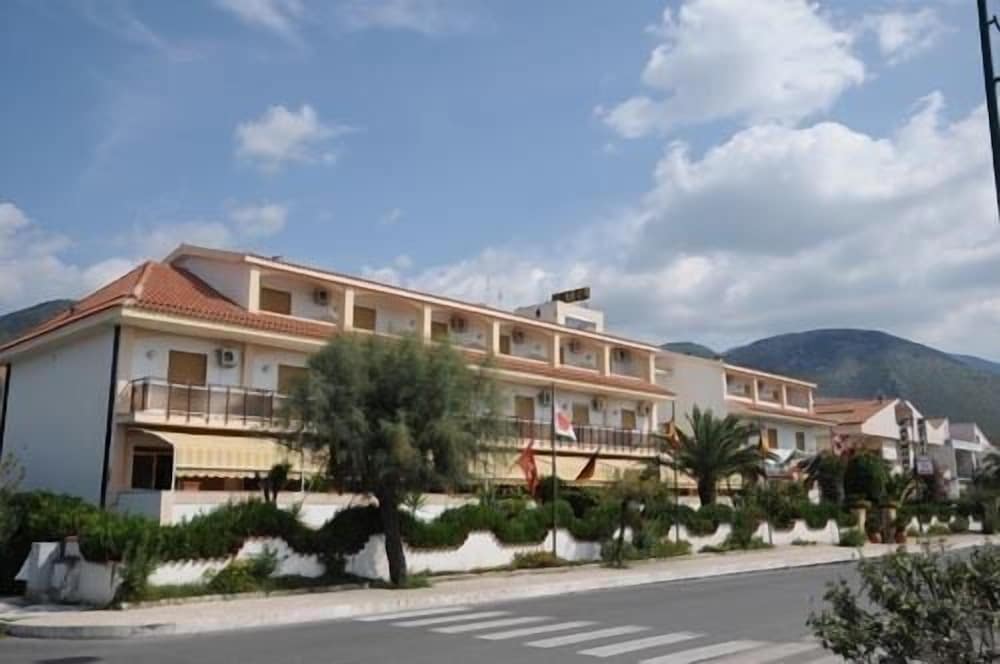hotel harmony