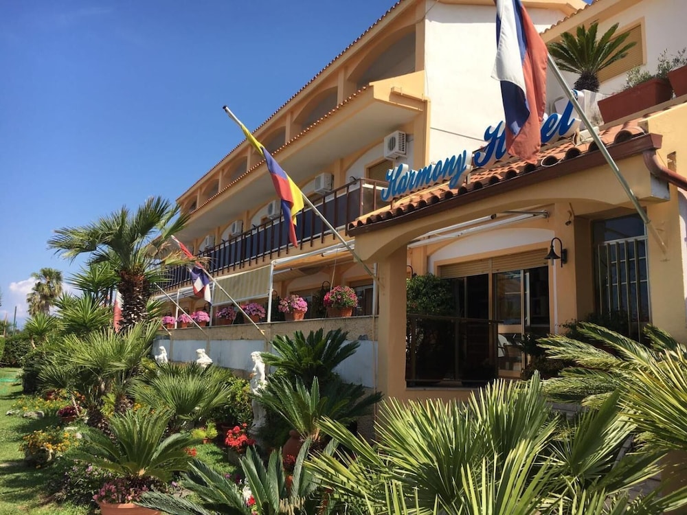 hotel harmony