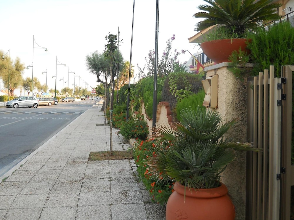 hotel harmony