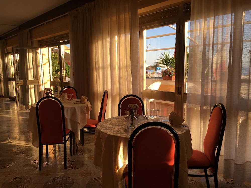 hotel harmony