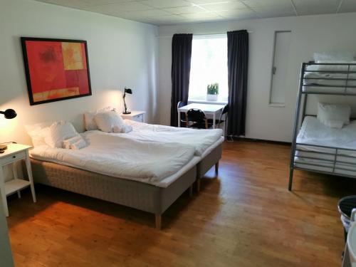 more hotell