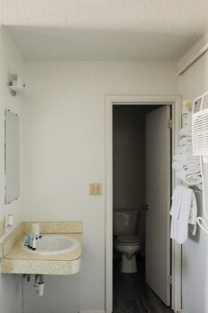 the redwood motel