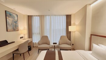 delightel hotel west