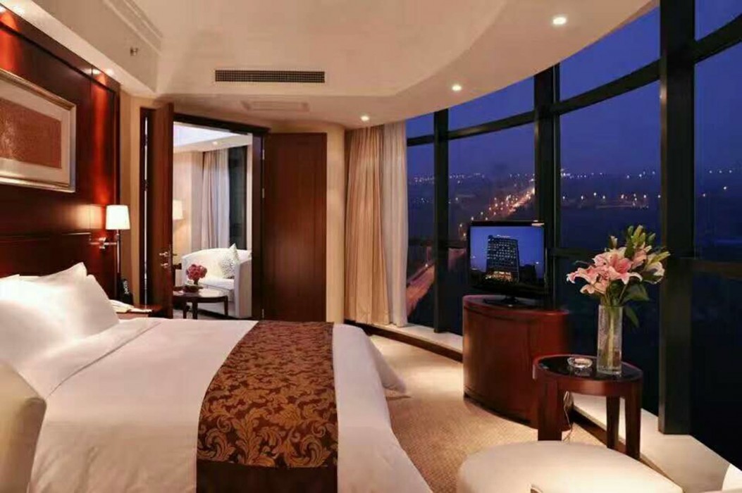 Delightel Hotel West,288 Huateng Road (Huateng Gonglu),4 star