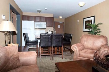 paradise inn and suites valleyview