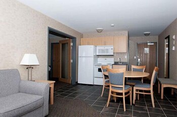 paradise inn and suites valleyview