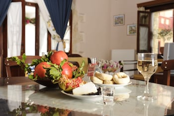 idili traditional house
