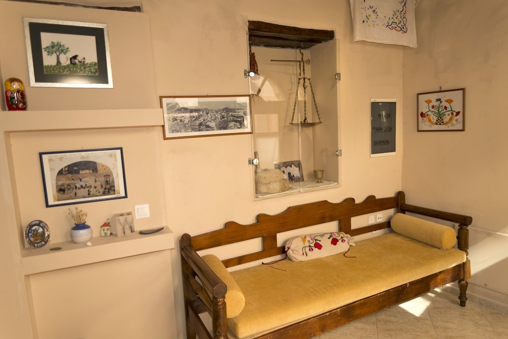 idili traditional house