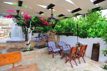 idili traditional house