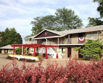 vinehurst inn and suites