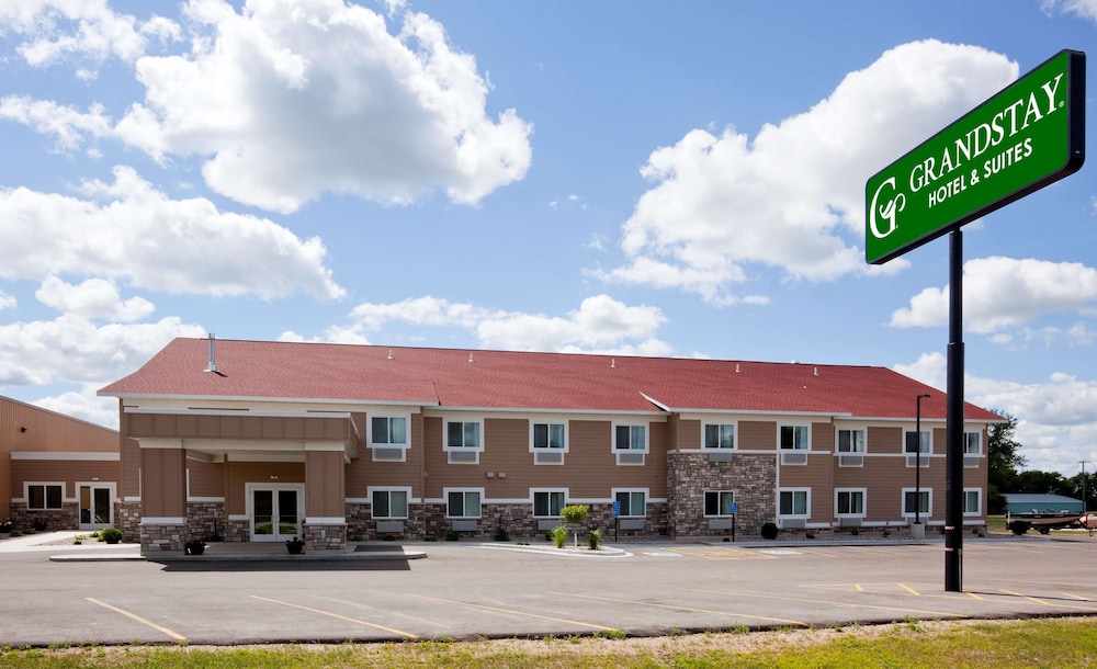American Inn & Suites,,3 star