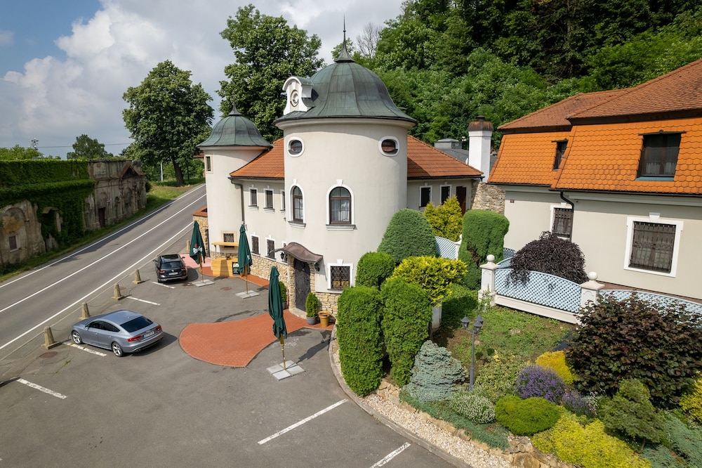 hotel zamecek pod hradem stary jicin