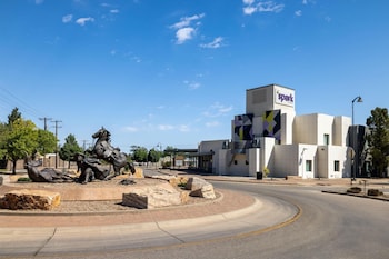 spark by hilton artesia