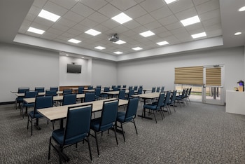 spark by hilton artesia