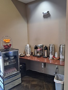 spark by hilton artesia