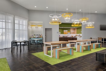 spark by hilton artesia