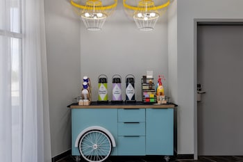 spark by hilton artesia