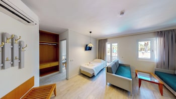 chrispy beach resort