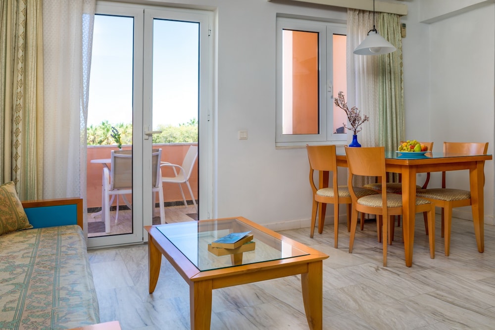 chrispy beach resort