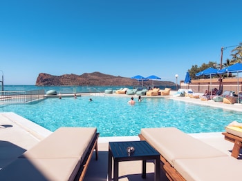 chrispy beach resort