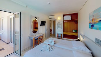 chrispy beach resort