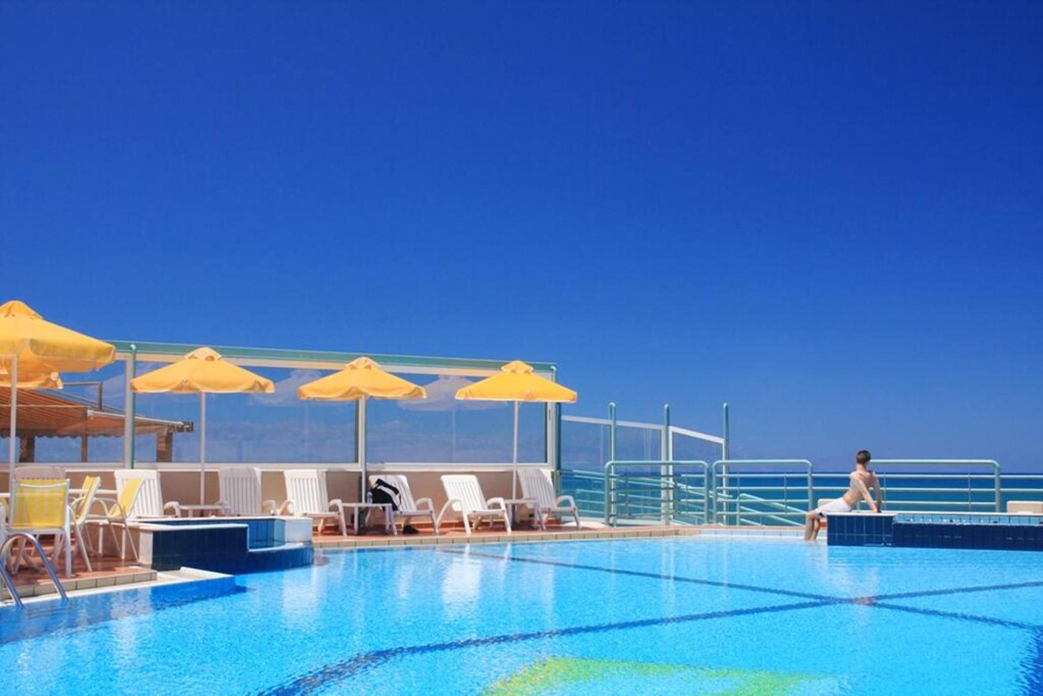 chrispy beach resort