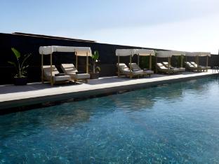 the noverian bios santorini vegan boutique hotel