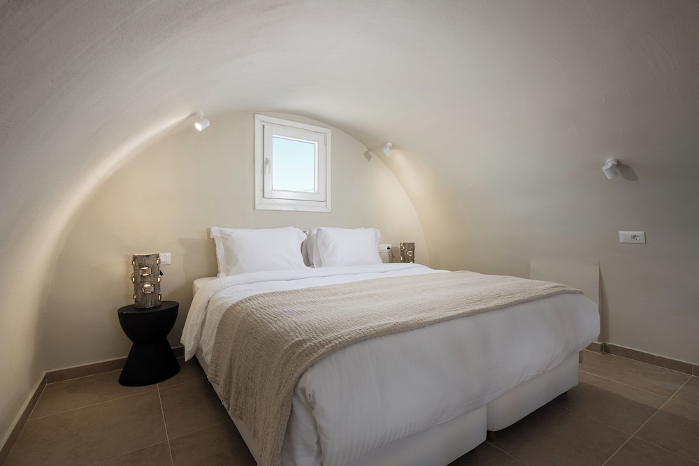 the noverian bios santorini vegan boutique hotel