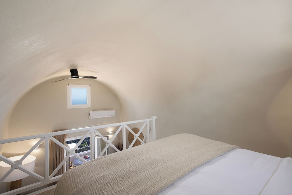 the noverian bios santorini vegan boutique hotel