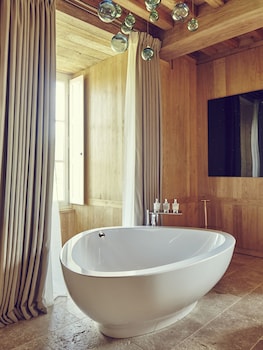 Domaine Des Etangs, Auberge Resorts Collection,La Séguinie>>Massignac,5 star