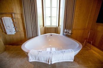 Domaine Des Etangs, Auberge Resorts Collection,La Séguinie>>Massignac,5 star