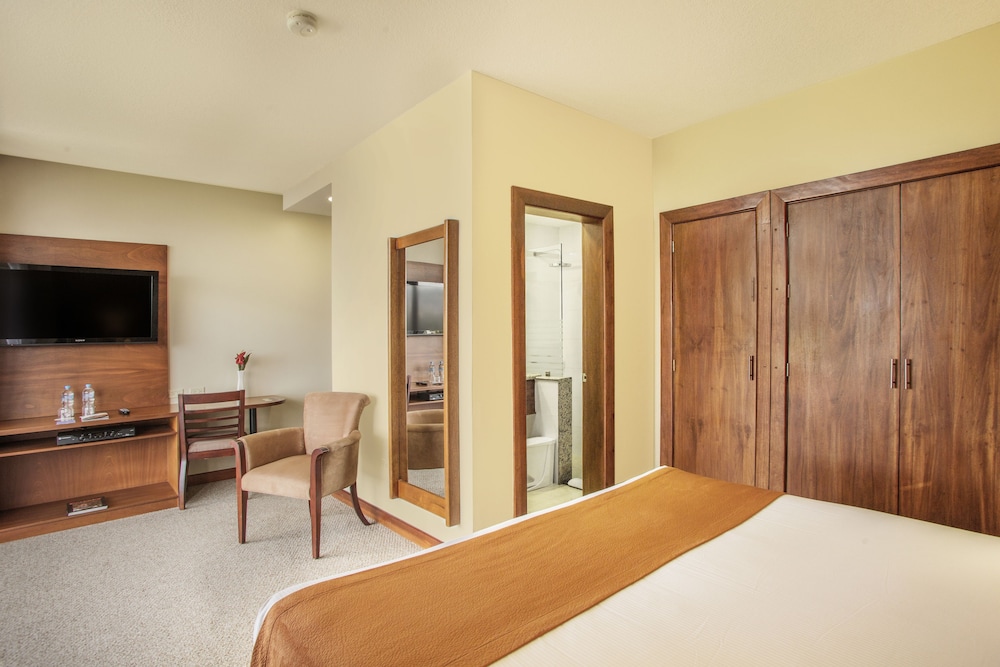 hotel quito