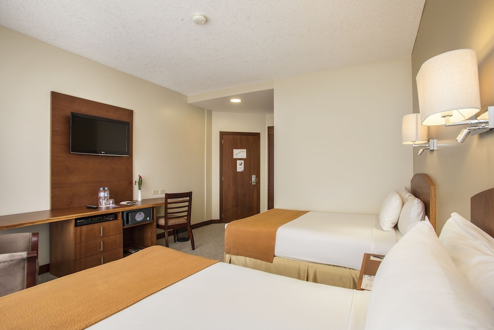hotel quito