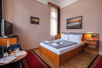 kristal hotel