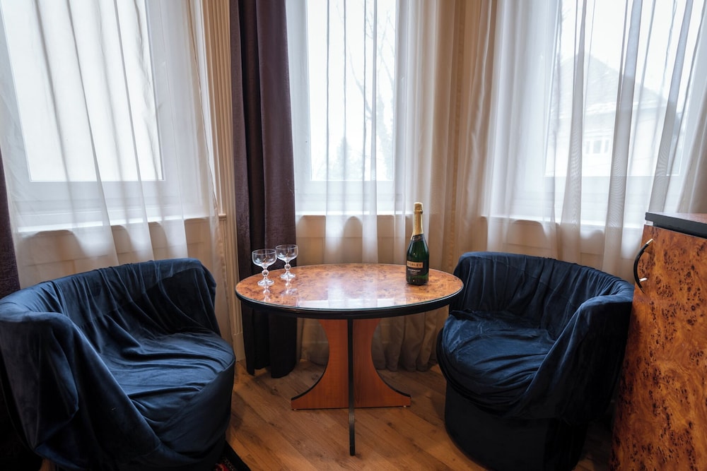 kristal hotel