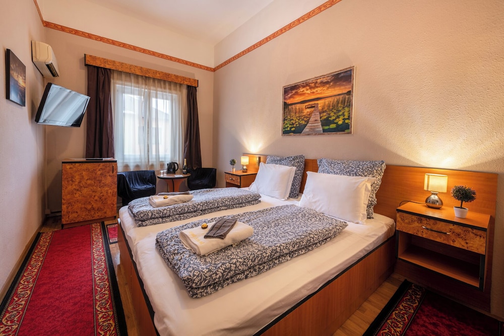 kristal hotel