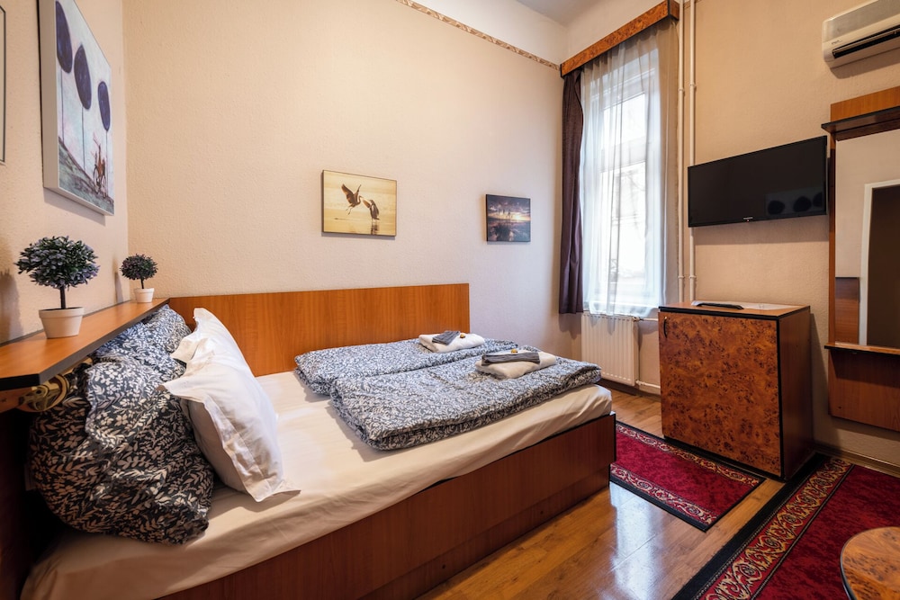 kristal hotel