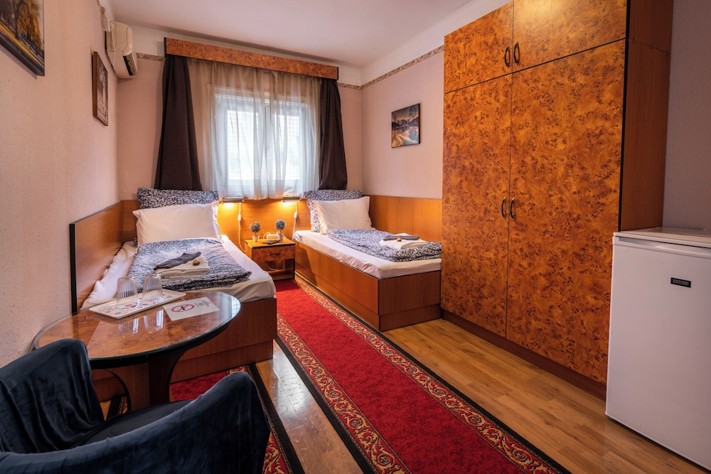 kristal hotel