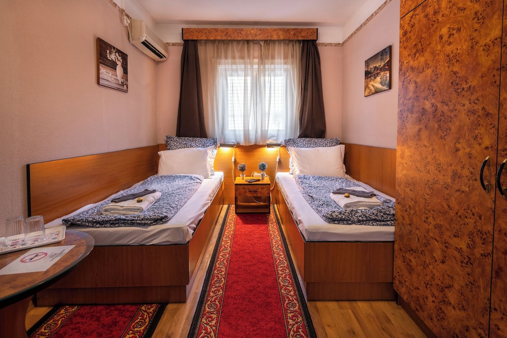 kristal hotel