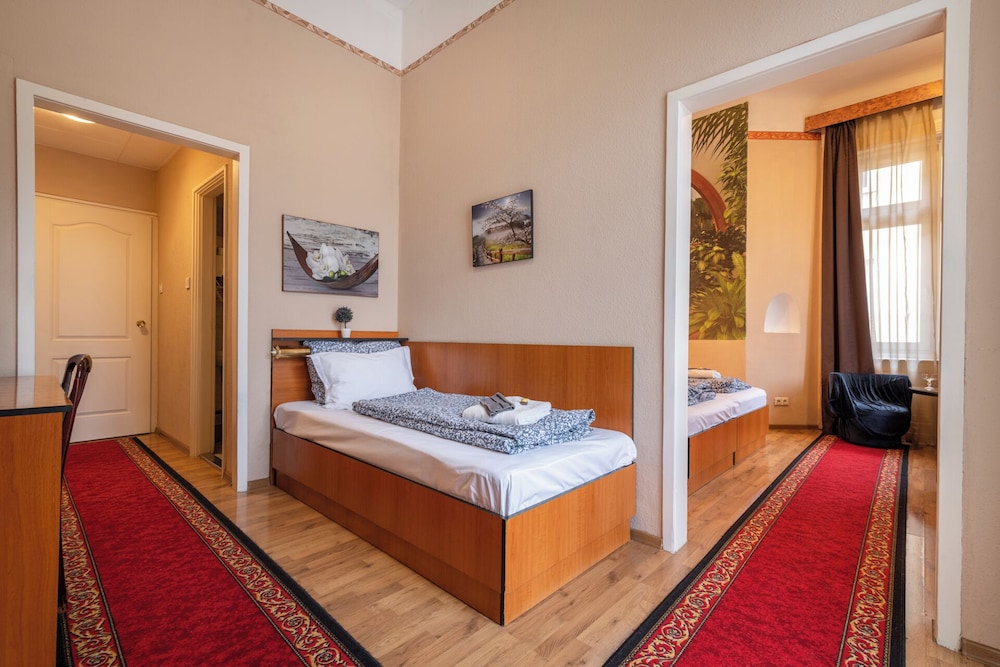 kristal hotel
