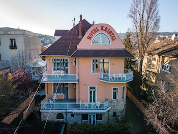 kristal hotel