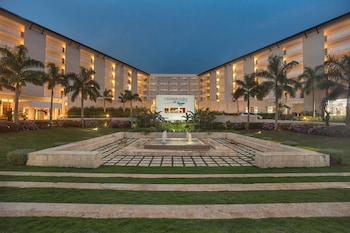 hideaway at royalton blue waters